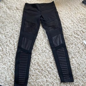 Alo Yoga Moto Legging